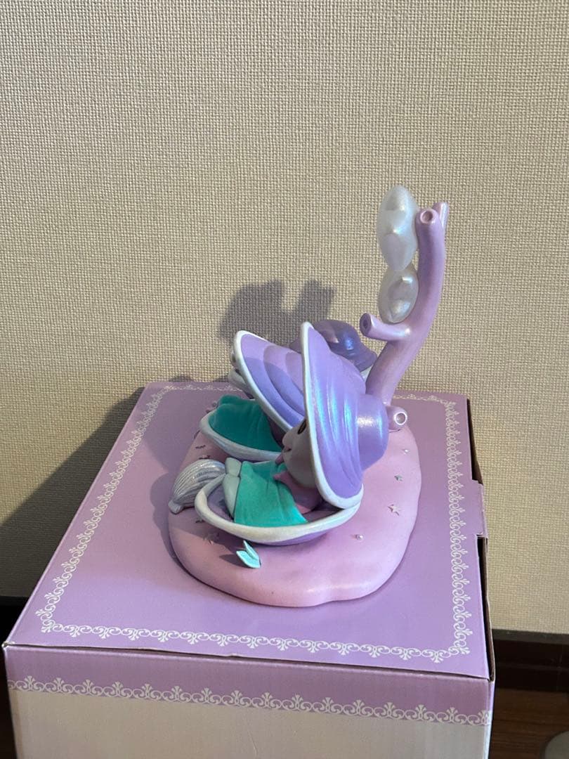 ヤングオイスター　LEDライト　アクセサリートレイ　ディズニーストア