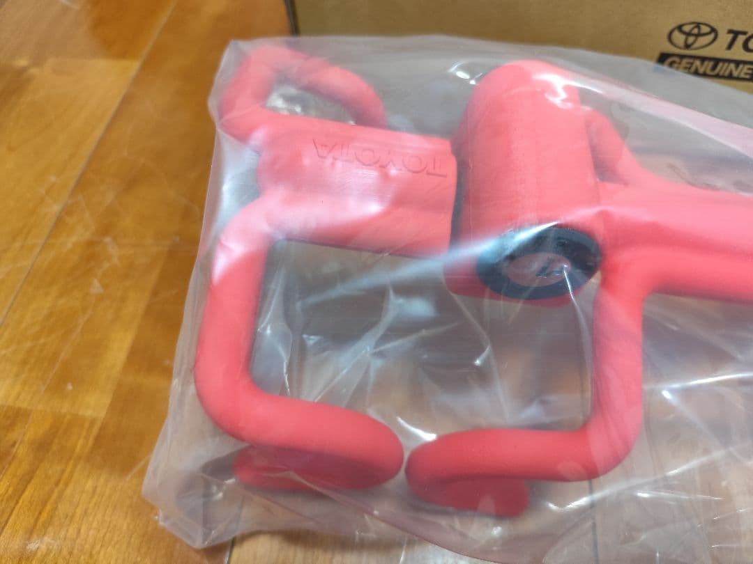 TOYOTA ステアリングロック 赤　新品未使用　梱包
