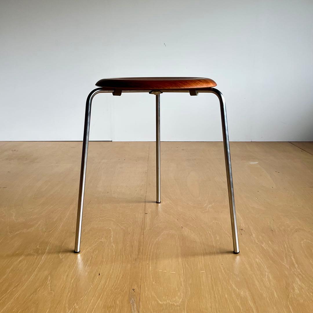 スツール Arne Jacobsen 3170 Teak FRITZ HANSEN