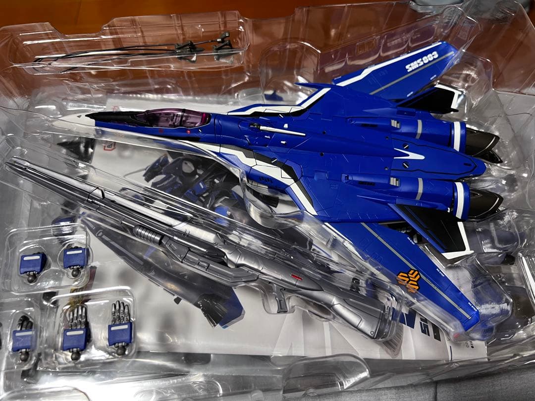 バンダイ DX超合金 VF-25G ミハエル・ブラン機 リバイバルVer.