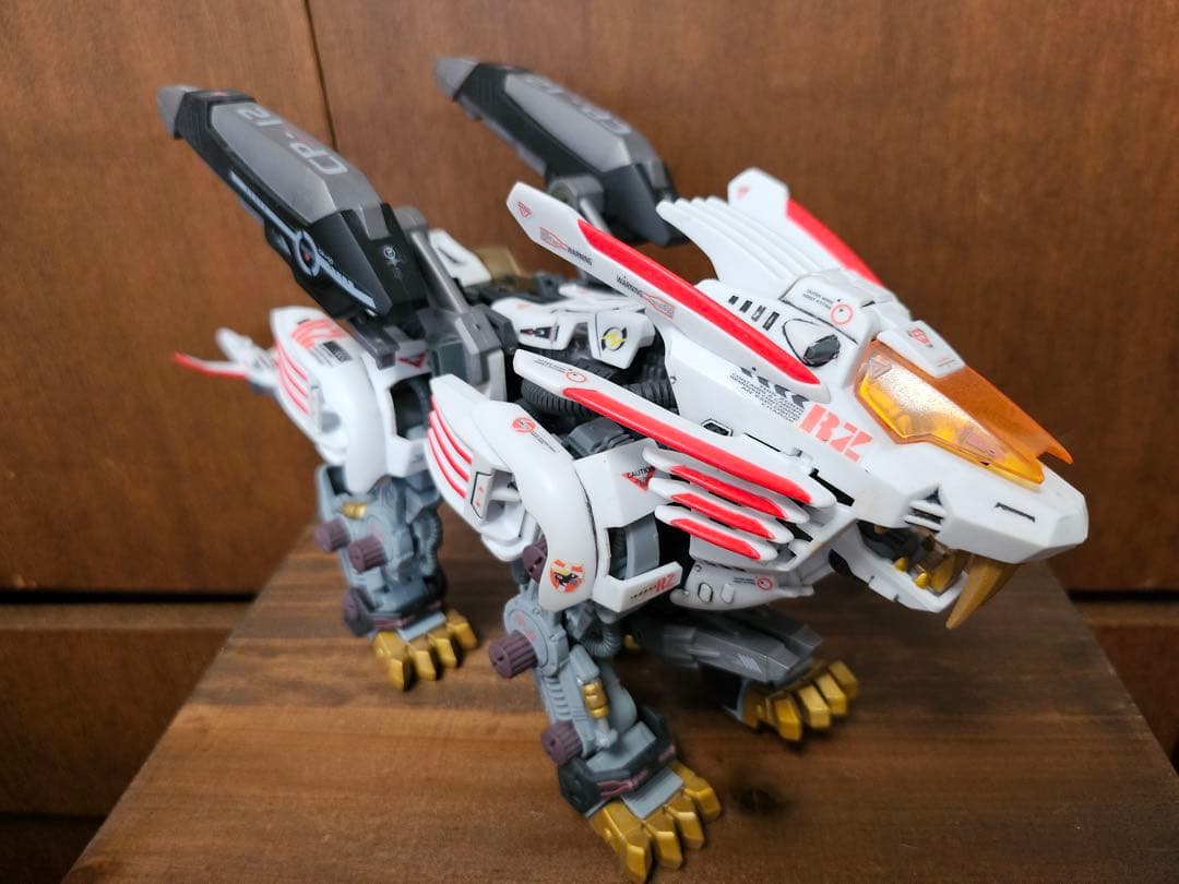 TOMY ゾイド 妄想戦記　ブレードライガーミラージュ 塗装済み