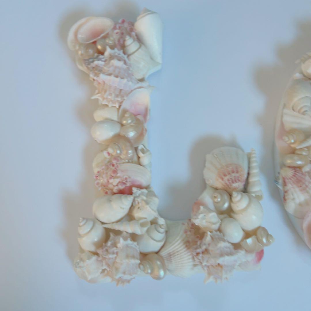 ハワイ　限定品　貝殻装飾の文字オブジェ　LOVE