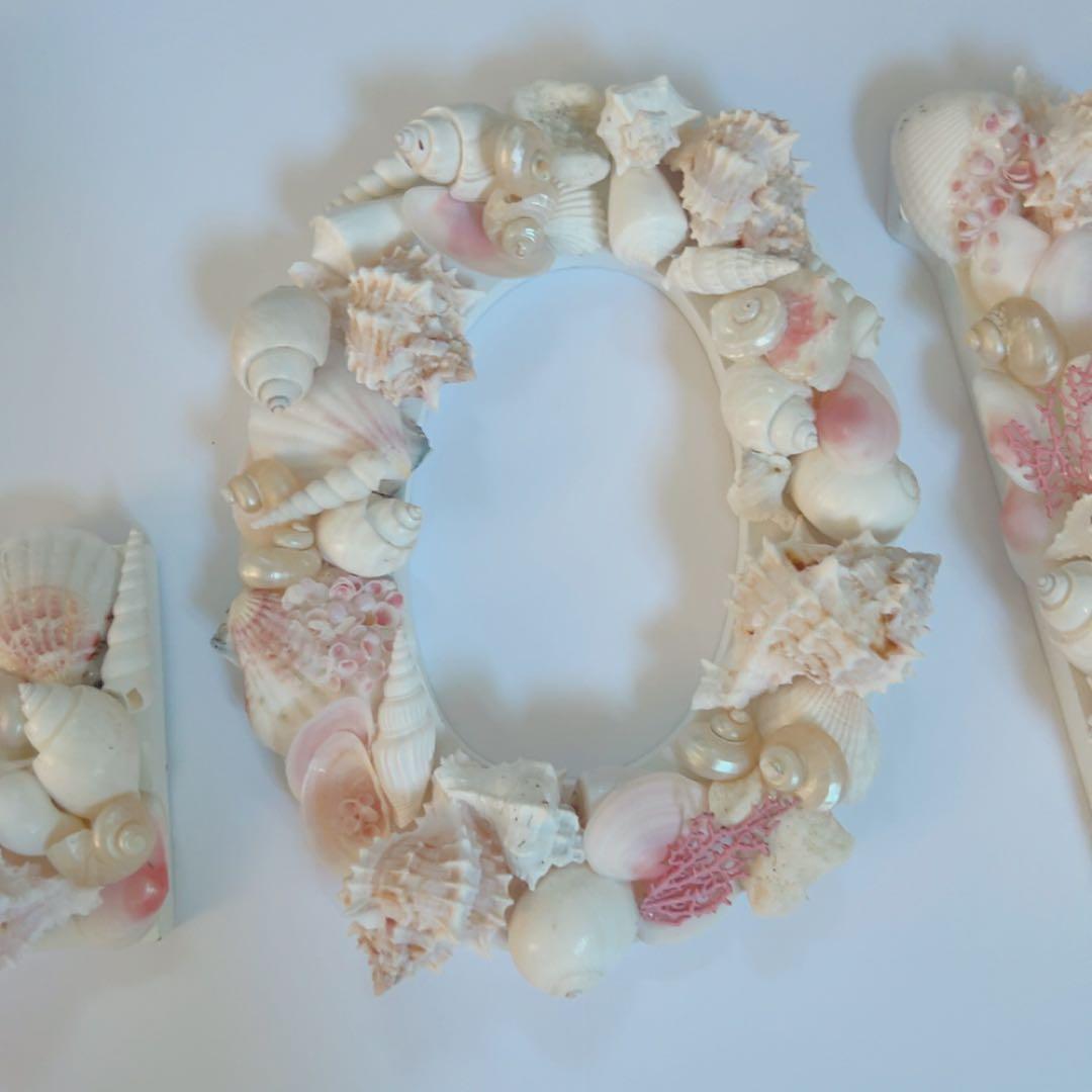 ハワイ　限定品　貝殻装飾の文字オブジェ　LOVE