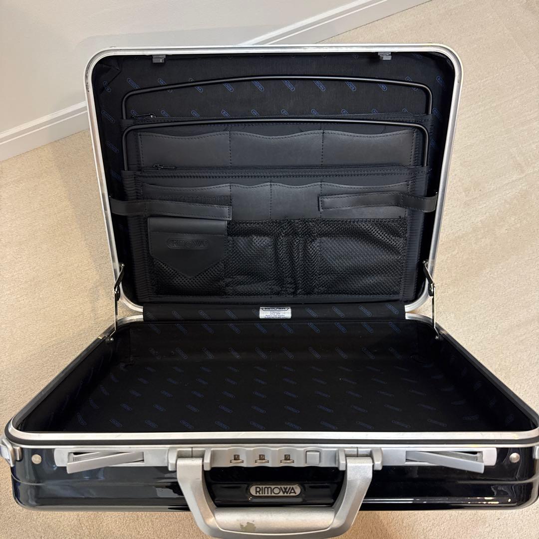 moto　リモワキャリーケース　黒