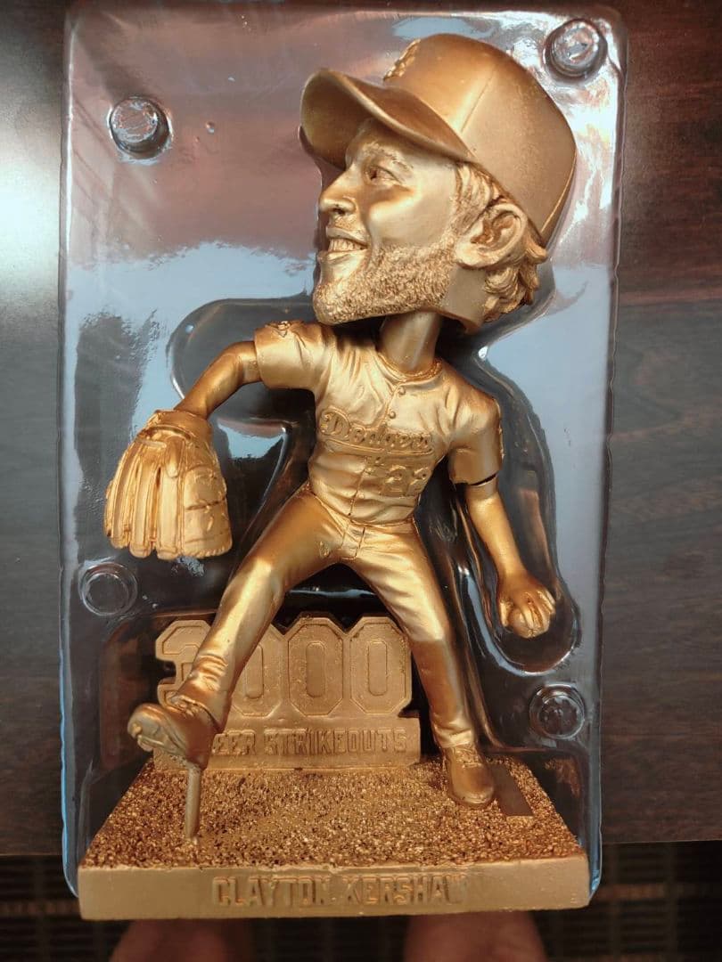 ロ*オ様 希少ゴールド　カーショー 3000奪三振 ボブルヘッド