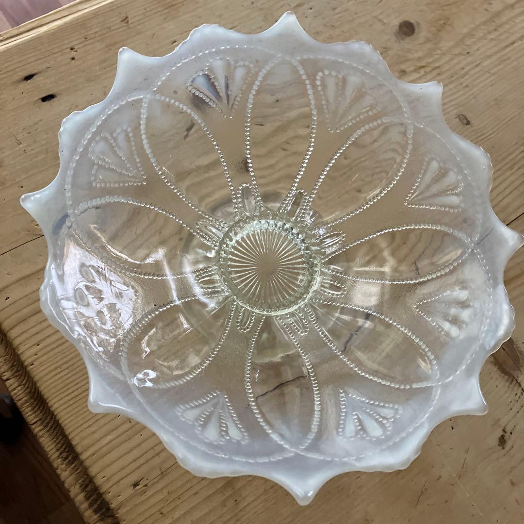 イギリスアンティーク　ノースウッド　オパールセントガラス大型コンポート