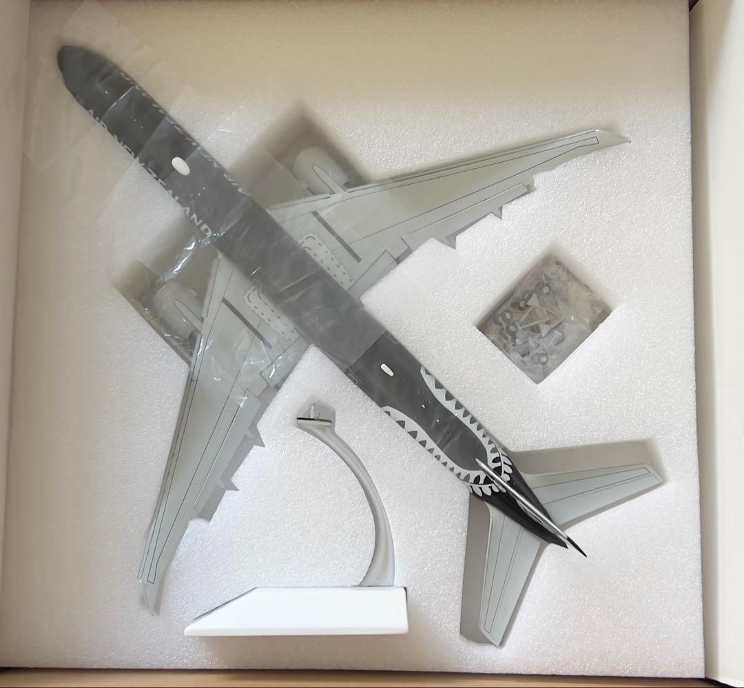 ニュージーランド航空　B777-300ER 1:200 模型