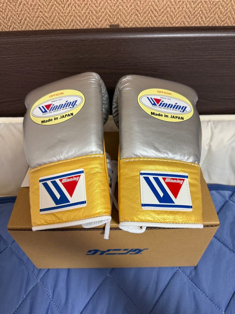 ウイニング winning ボクシンググローブ 8オンス 紐式 金/銀