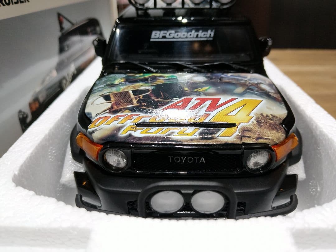 1/18 オートアート　トヨタ　FJクルーザー　ミニカー　ブラック　PS　ソニー