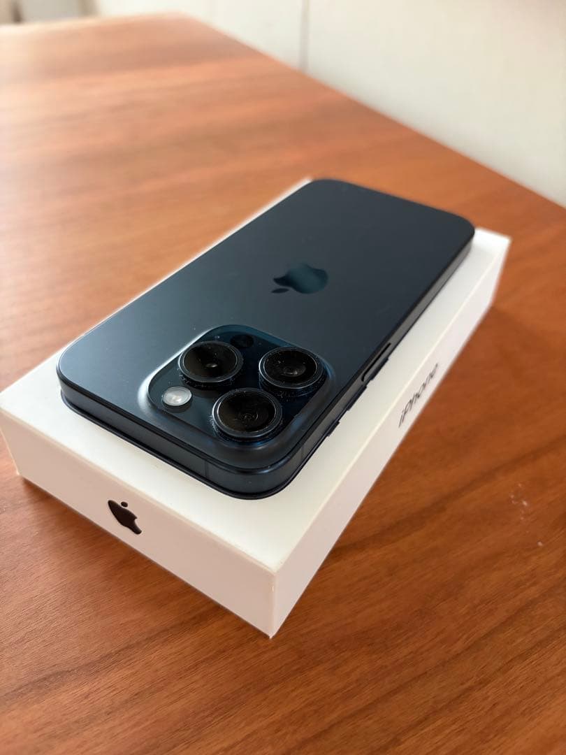 Apple iPhone 15 Pro 256GB ブルーチタニウム