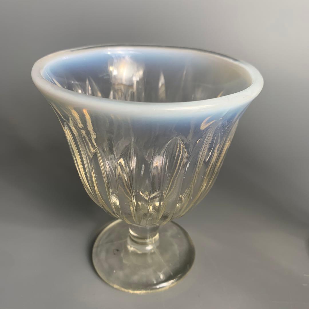 昭和初期　戦前　プレス　乳白青ぼかし　氷コップ　デザートカップ　和ガラス　古硝子