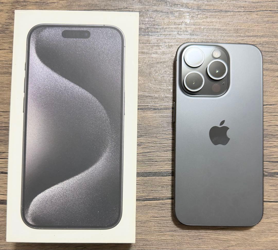 SIMフリーiPhone15Pro ブラックチタニウム 128GB