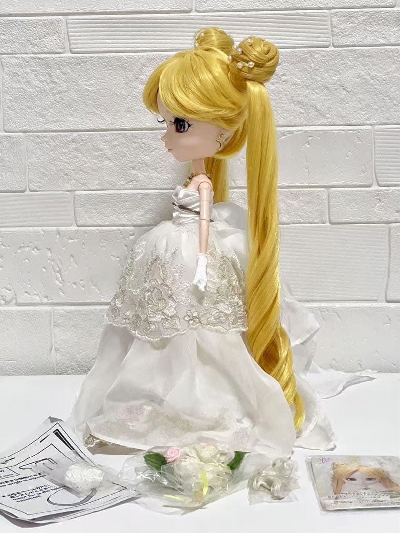 美品プーリップ 月野うさぎ ウエディングバージョン セーラームーン Pullip