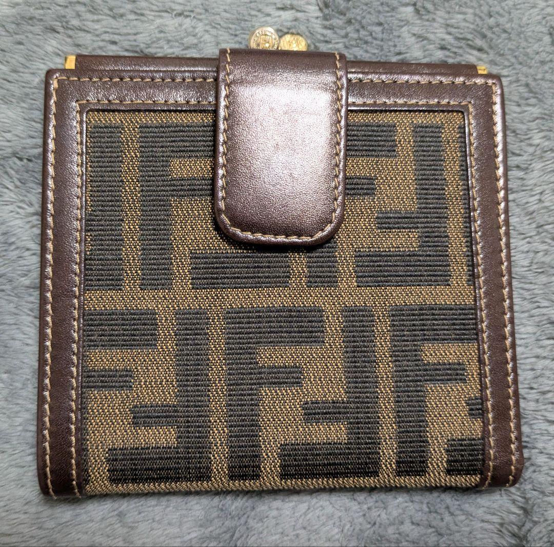 【新品未使用】☆FENDI☆ ズッカ 二つ折りがま口財布 【箱、保存袋】