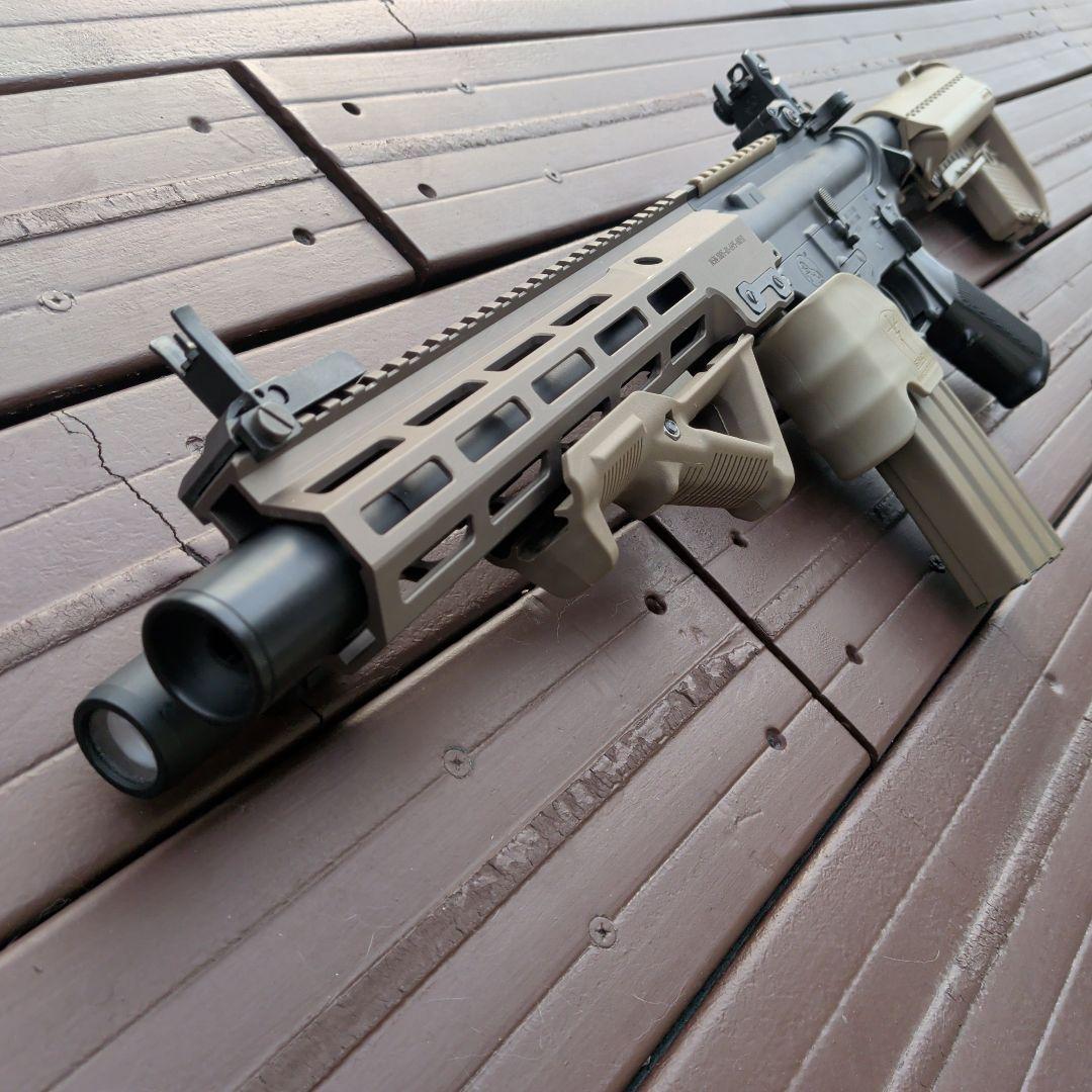 東京マルイ　次世代　M4 カスタム（URG−i）