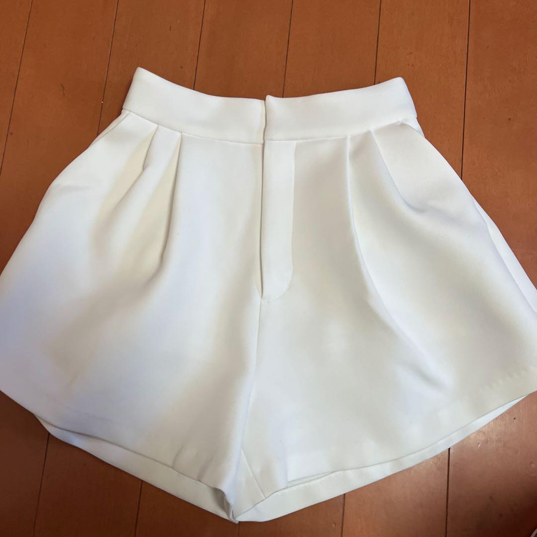 miw　sheller ホワイト プリーツショートパンツ キュロット