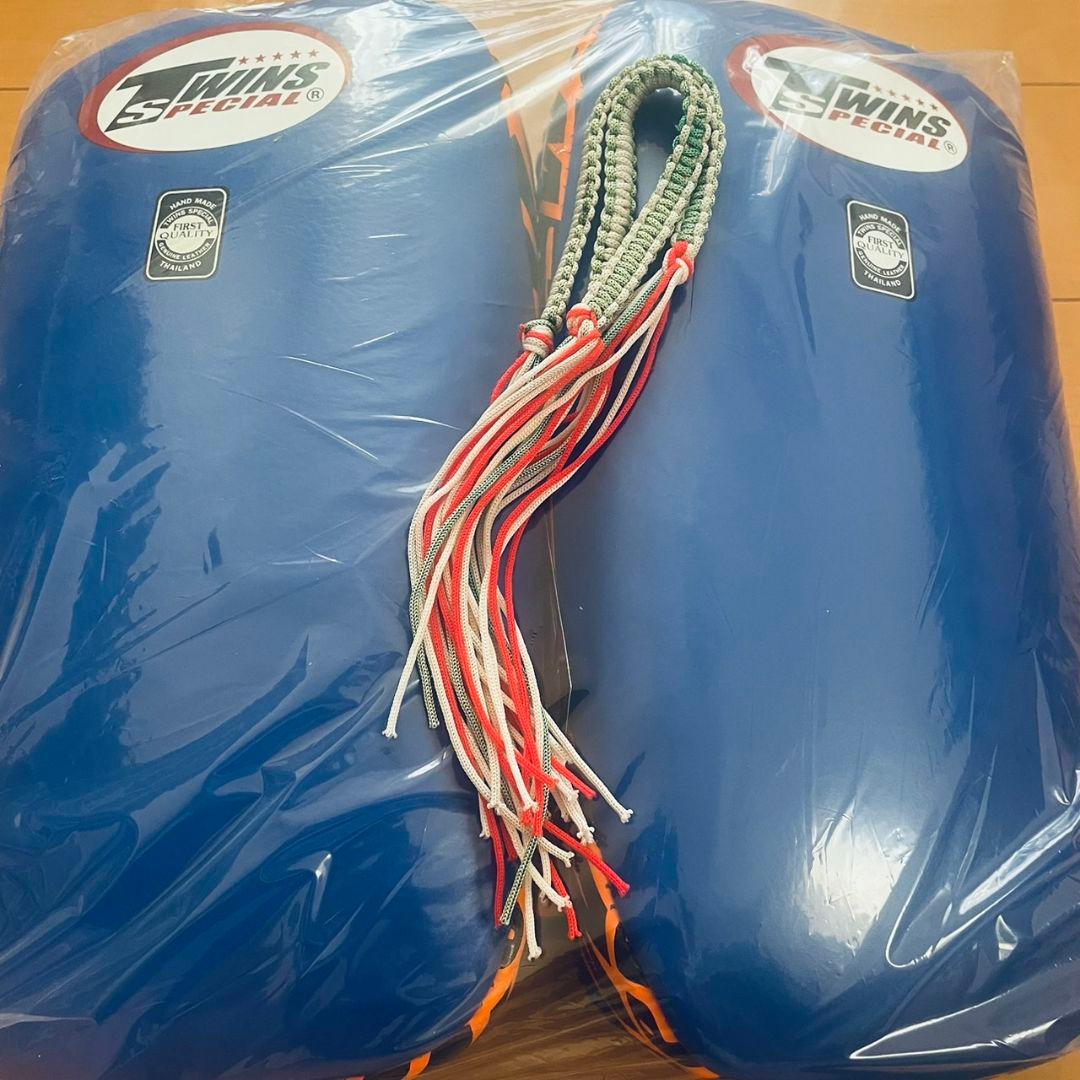 TWINS SPECIALキックミット　本革　パープラチアット(腕輪)付き