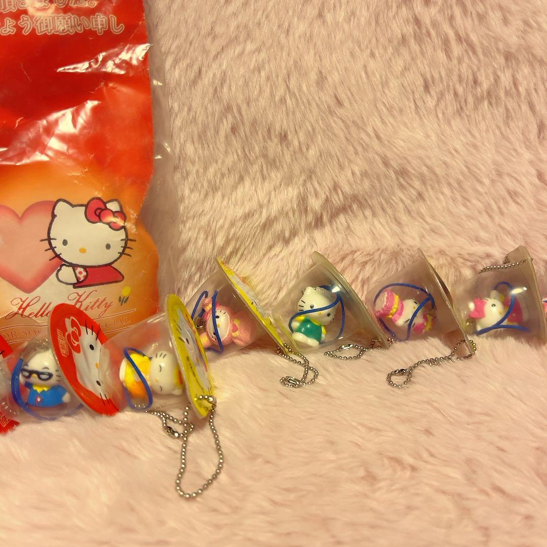 希少レア　ハローキティ　ゼリーカップ　ストラップ　フィギュア　明治マート　レトロ