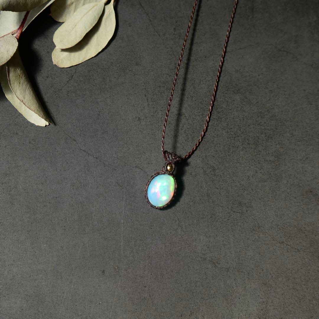 きら　オパールのマクラメネックレス