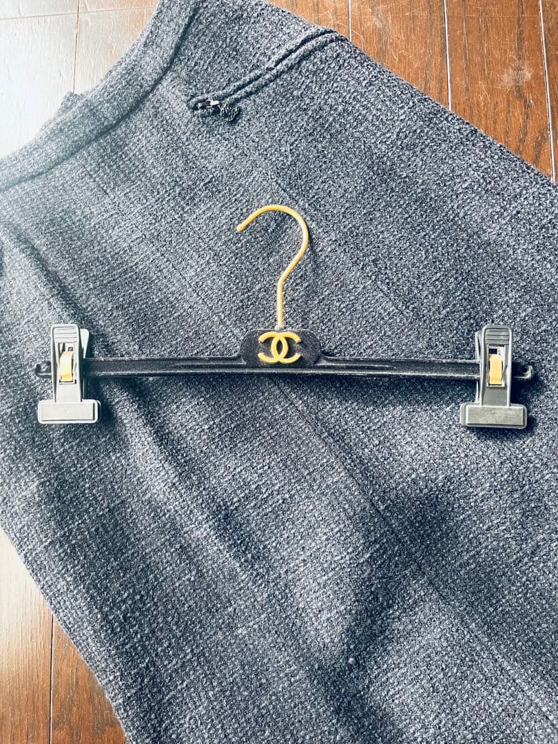 chanelシャネル02A 定番スカート　オリジナルハンガー付き
