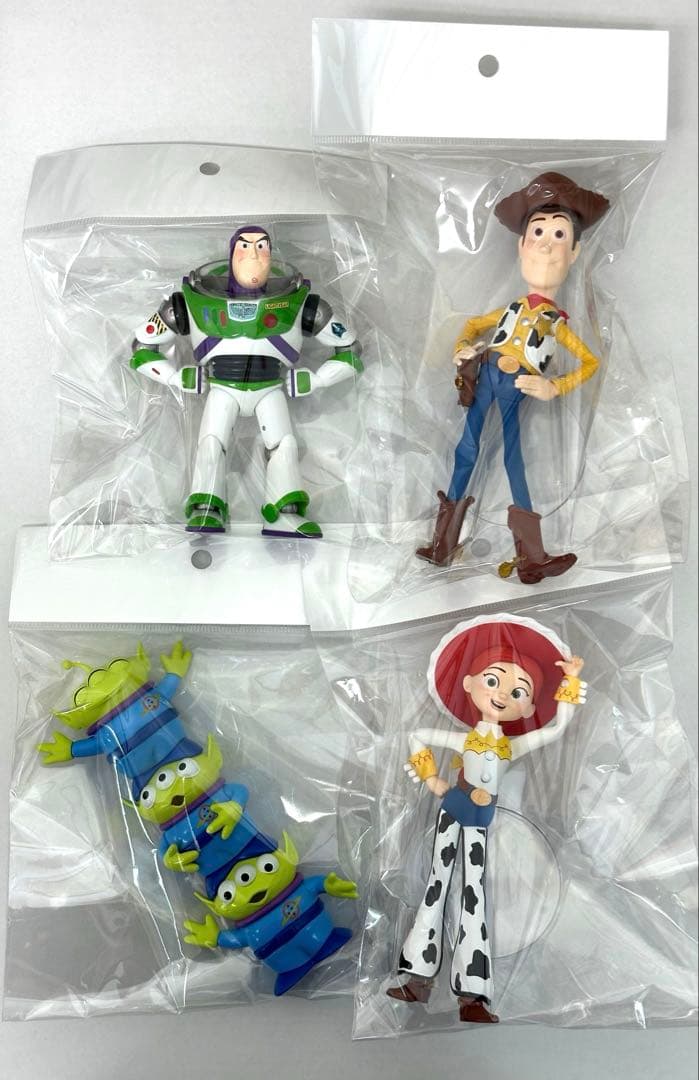 トップトイ 30周年トイ・ストーリー ウッディ バズ ジェシー エイリアン
