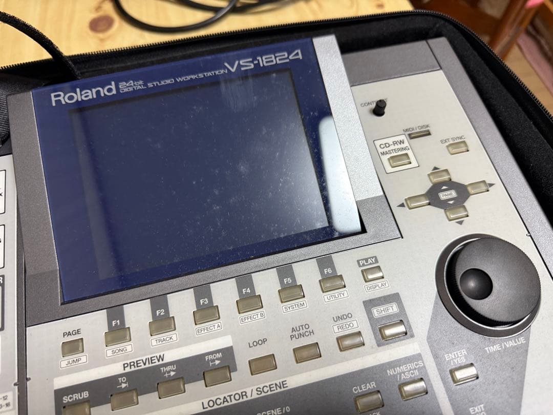 Roland VS-1824 CD マルチトラックレコーダー