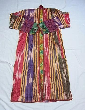 ★W2802★ウズベキスタン　絣　シルク　古い民族衣装 　絹　アドラス