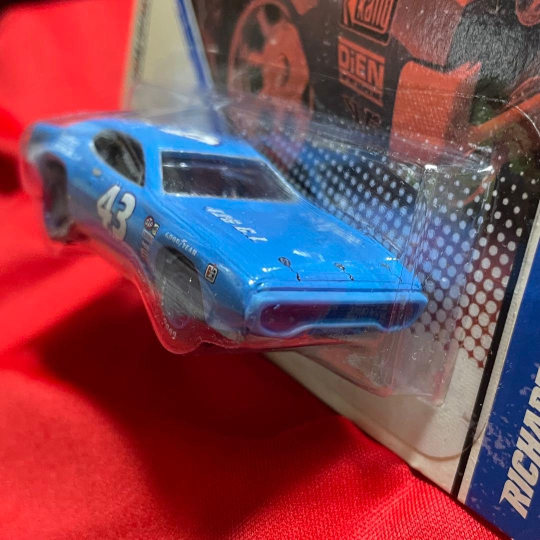 ミニカー hotwheels 71 Plymouth GTX Richard Petty