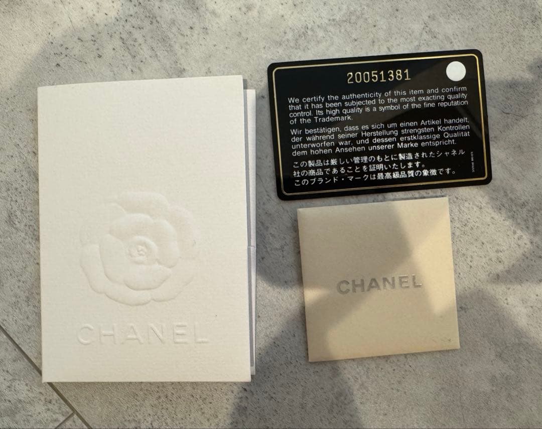 年末セール CHANEL 二つ折り財布 カンボンライン ココマーク ミニ財布 箱