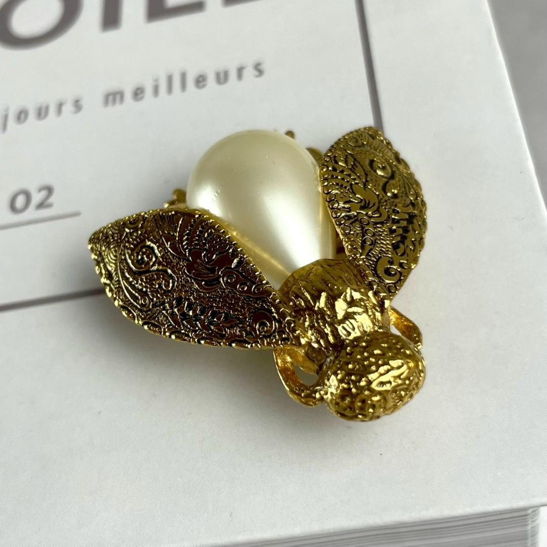 希少　Dior　ディオール 　蜂モチーフ　ビック　パール　ブローチ　ゴールド