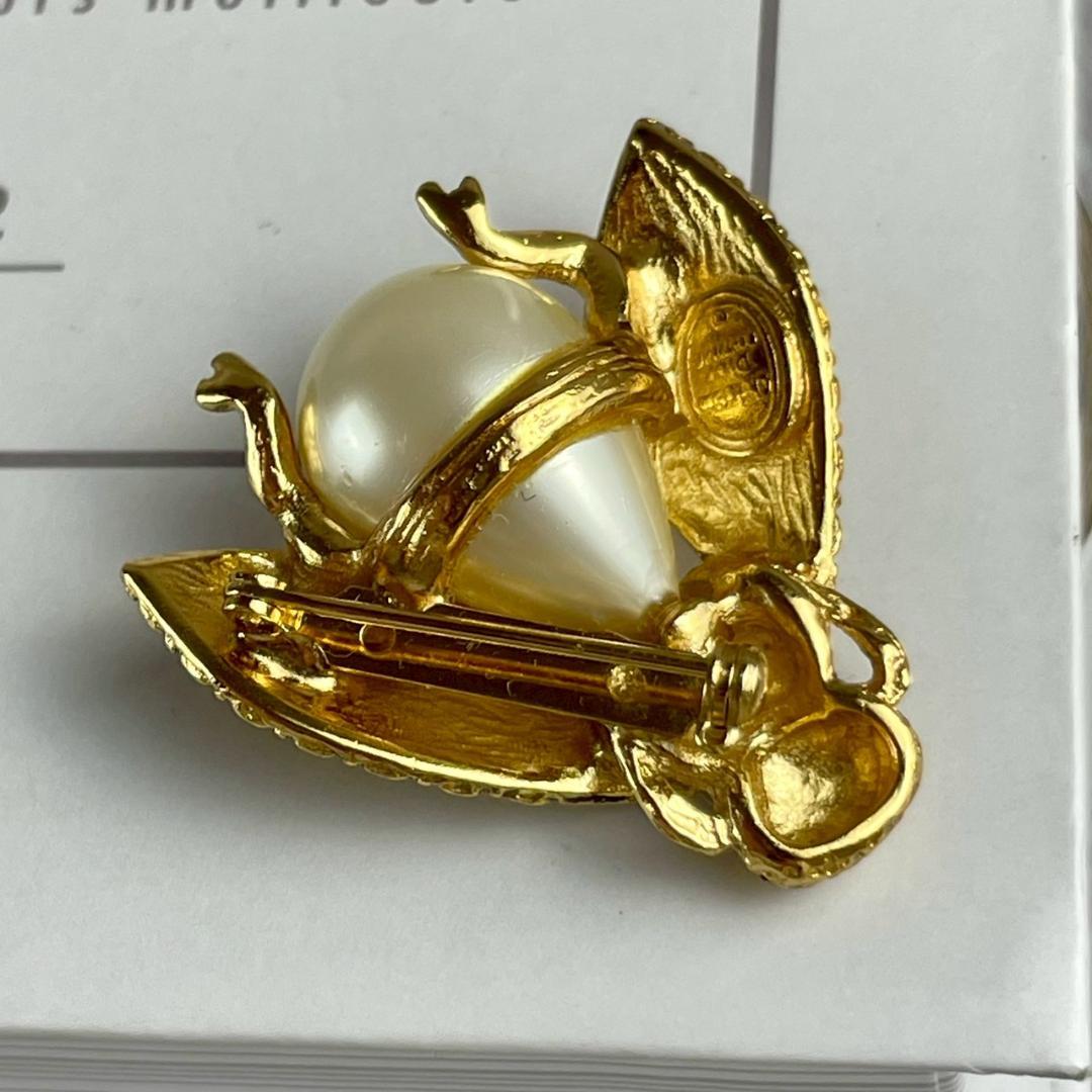 希少　Dior　ディオール 　蜂モチーフ　ビック　パール　ブローチ　ゴールド