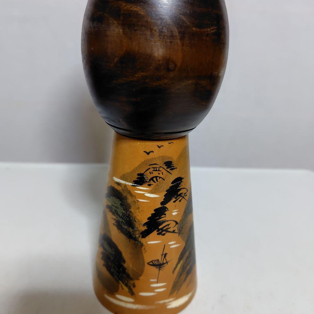 年代物の小芥子です。高さ34cm