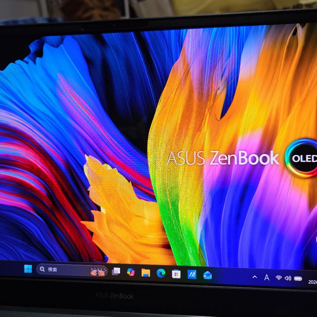 ASUS ZenBook 13 Core i5 本体