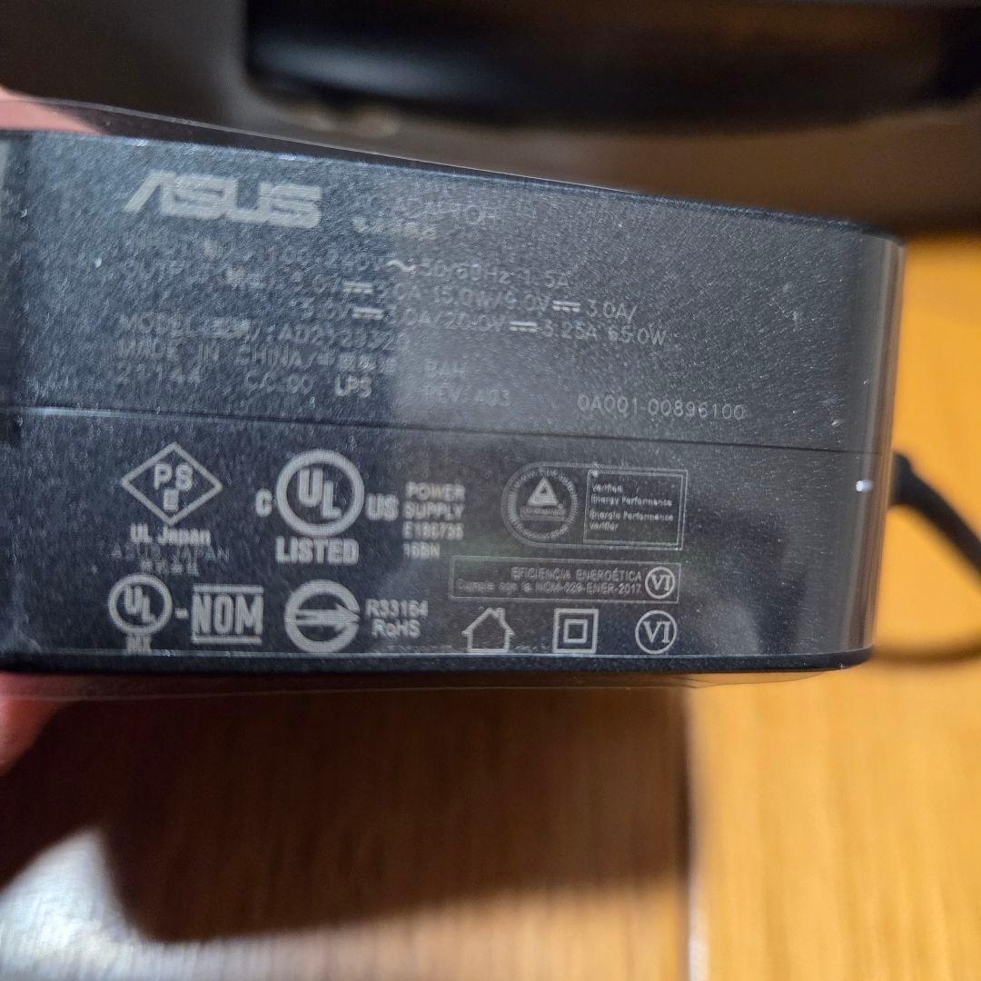 ASUS ZenBook 13 Core i5 本体