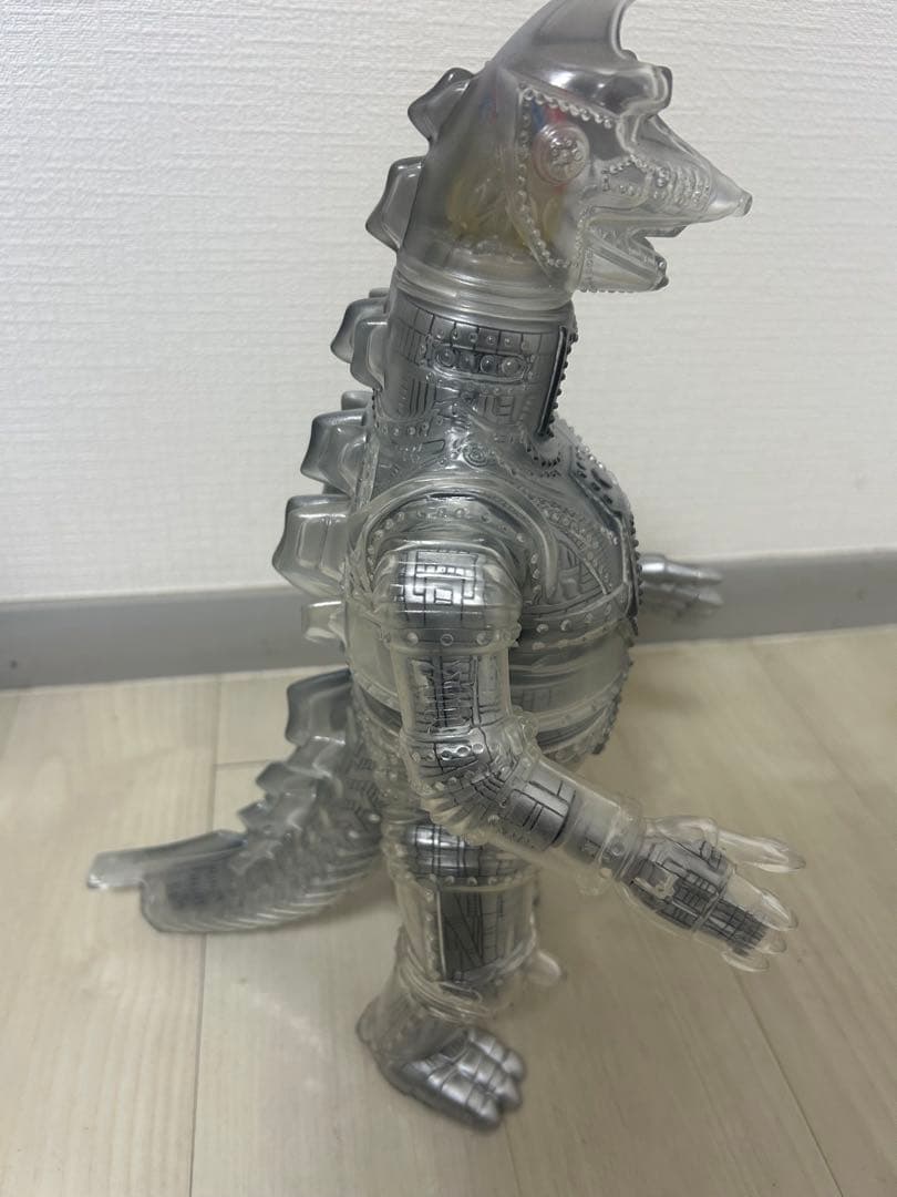 450メカゴジラ！ 半身シルバー塗装、半身内蔵メカ