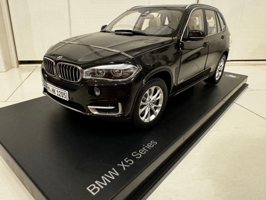 BMW X5 5.0i F15 ブラウンミニカー Jadi Paragon 18