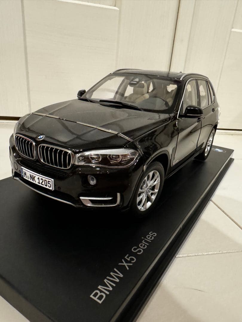 BMW X5 5.0i F15 ブラウンミニカー Jadi Paragon 18