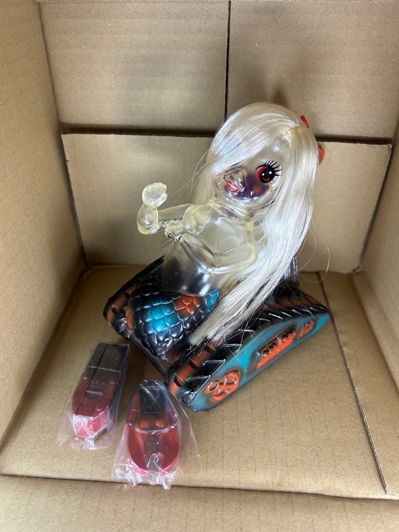 まんだらけ 怪獣シリーズ 人魚戦車リバン　インディーズソフビ　ワンフェス