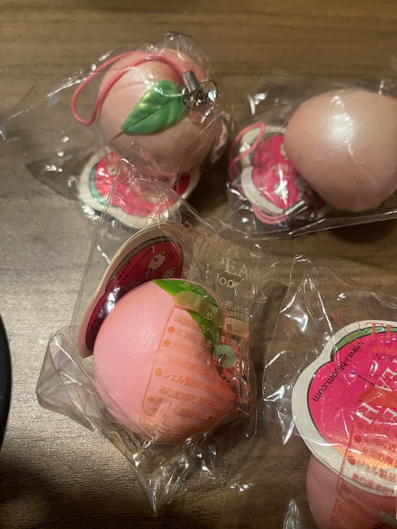 【未開封】BLOOM スクイーズ ザ・ピーチ 絵柄付き ジェル ボールチェーン