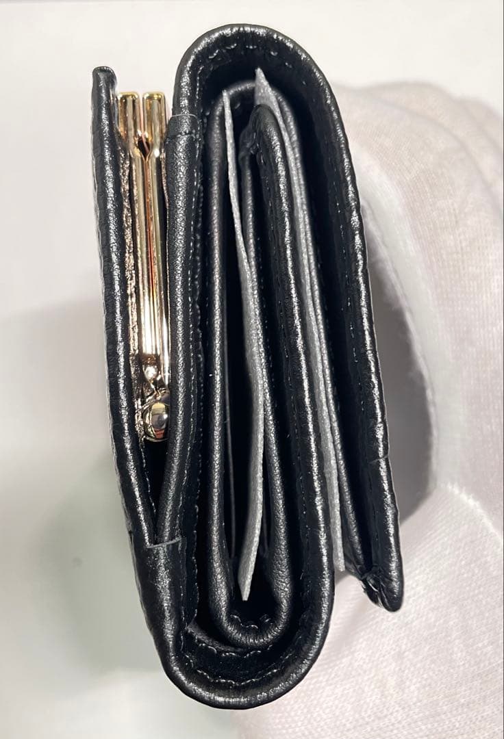 【新品】　vivienne westwood 人気商品　三つ折り財布