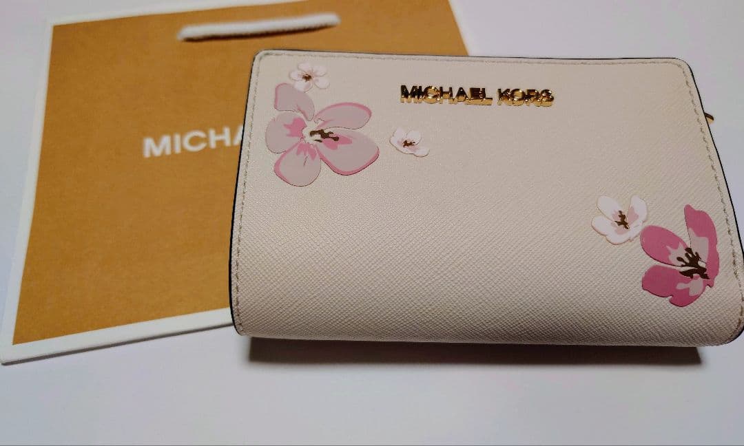 ★1月4日まで★　MICHAEL KORS 　花柄　２つ折り財布