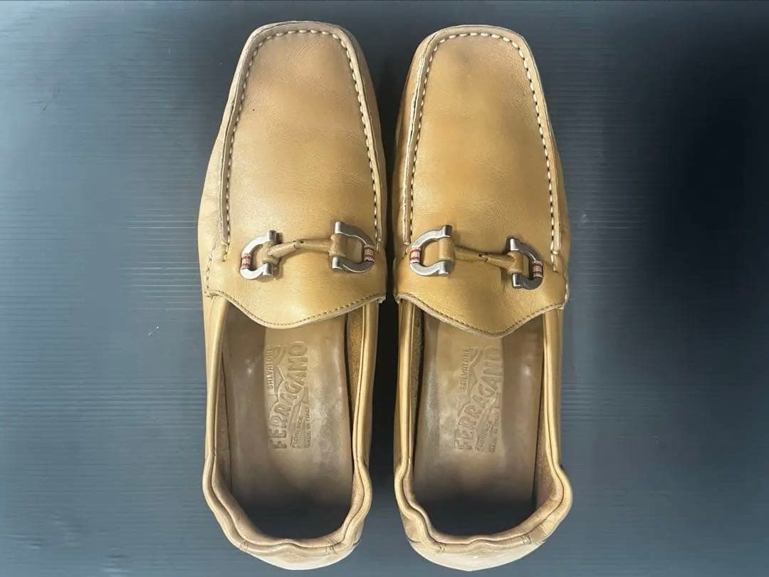 フェラガモ　ドライビングシューズ　スリッポン