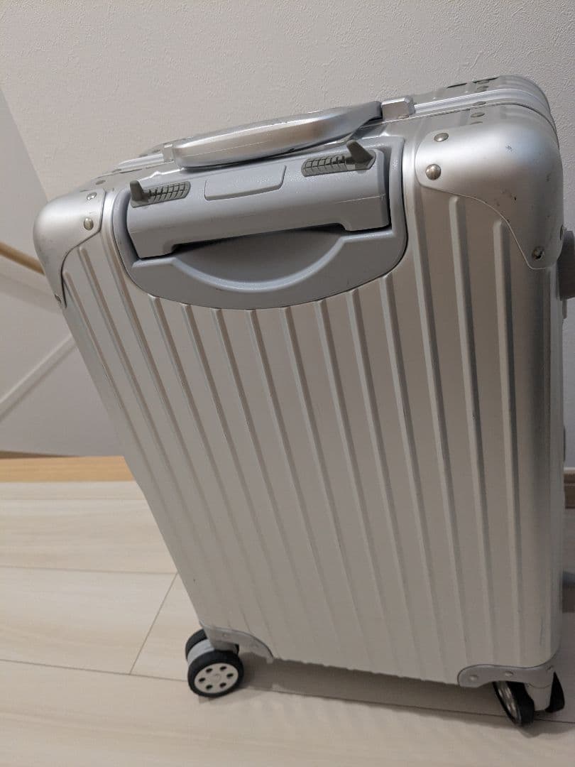 Yuweijie シルバー アルミニウム キャリーケース Sサイズ
