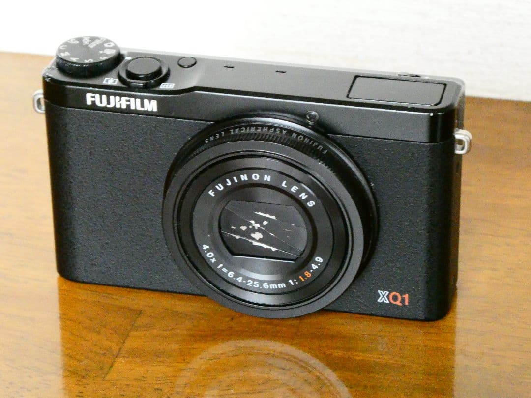 【中古完動品】フジフイルム XQ1 FUJIFILM ブラック