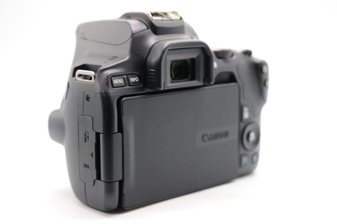 ボディ新品級 【Canon EOS Kiss X10 トリプルレンズセット】