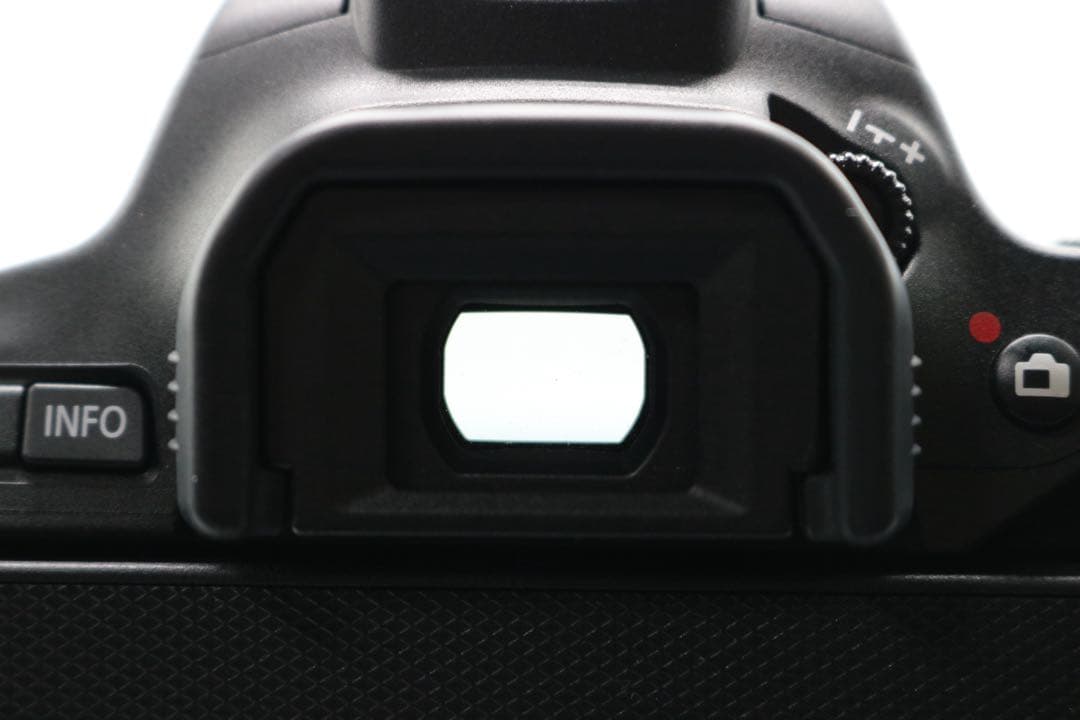 ボディ新品級 【Canon EOS Kiss X10 トリプルレンズセット】