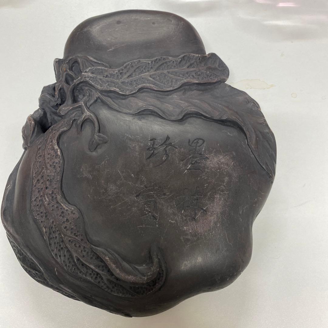 古い硯、彫刻あり