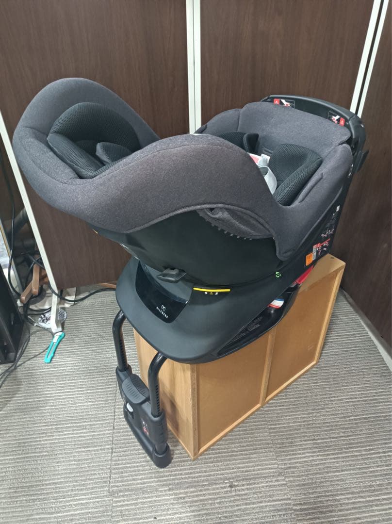 [八6555] カーメイト AILEBEBE チャイルドシート ALB865