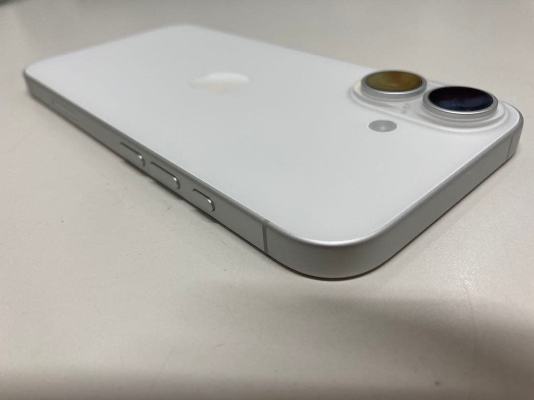 iPhone 16 128GB ホワイト　SIMフリー　K1824