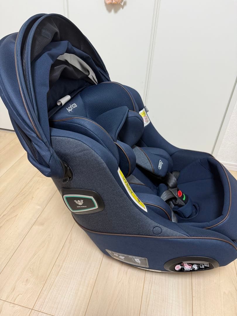 アップリカ 回転式チャイルドシート クルリラビッテエックス ネイビー Ｒ129